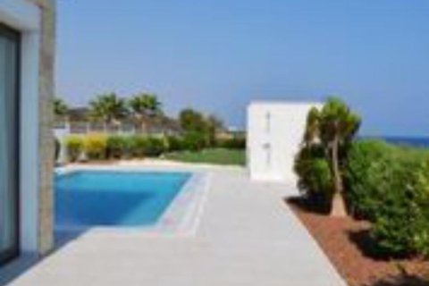 3 bedrooms Villa in Larnaca, Cyprus No. 105958 10
