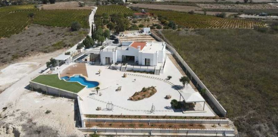 6 chambres House à Kathikas, Cyprus No. 29881