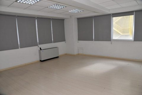 200m² Commercial property à Nicosia, Cyprus No. 105467 4