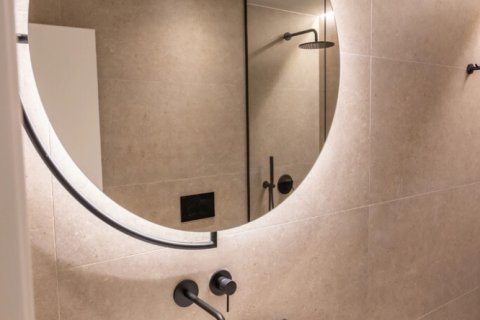 3 bedrooms Apartment in Athens, Greece No. 108358 16