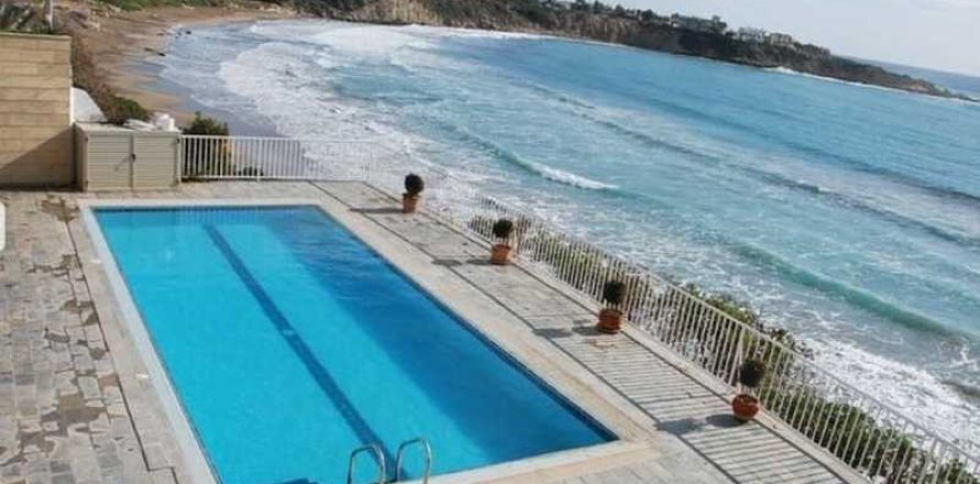 7 bedrooms House in Pegeia, Cyprus No. 100709