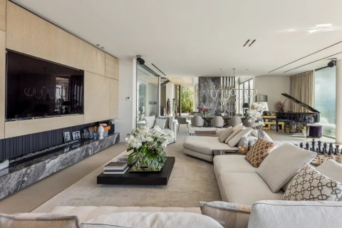 5 bedrooms House in Cannes, France No. 100272 5