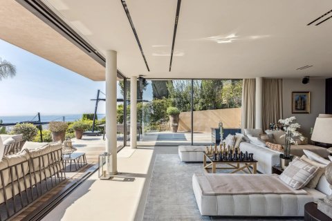 5 bedrooms House in Cannes, France No. 100272 4