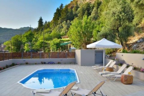 3 bedrooms House in Chania, Greece No. 47106 16