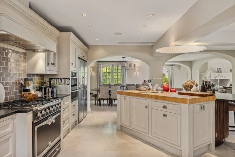 Вилла с 6 спальнями в Сен-Поль-де-Ванс, Франция №67904 8