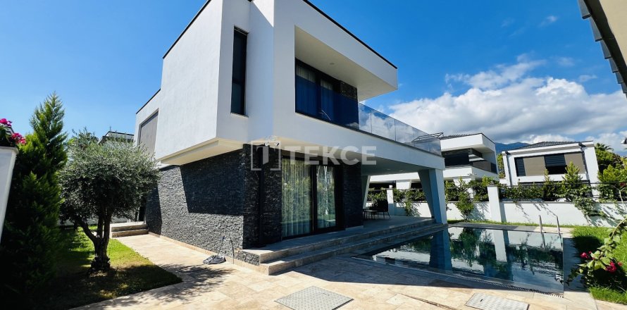 4 bedrooms Villa in Kemer, Turkey No. 20753
