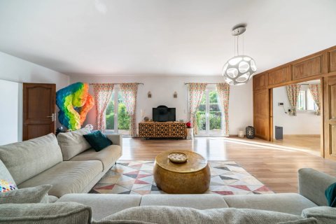 4 bedrooms Villa in Valbonne, France No. 83445 6