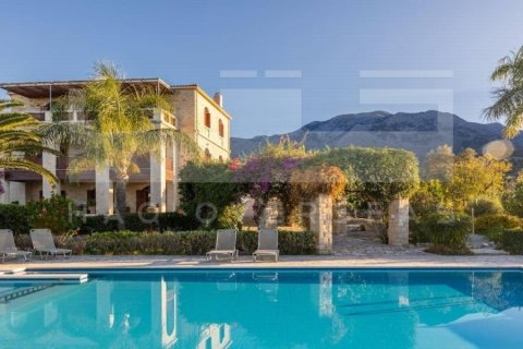 5 bedrooms Villa in Crete, Greece No. 79263 1