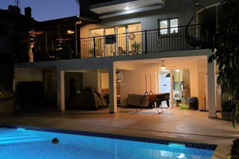 4 bedrooms Villa in Germasogeia, Cyprus No. 77186 1