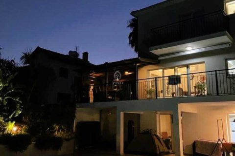 4 bedrooms Villa in Germasogeia, Cyprus No. 77186 3