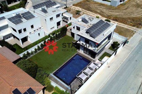 4 bedrooms House in Aradippou, Cyprus No. 82444 1