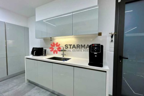 4 bedrooms House in Aradippou, Cyprus No. 82444 11