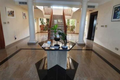 7 bedrooms House in Mazotos, Cyprus No. 77108 11