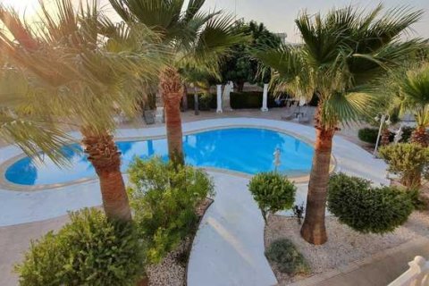 7 bedrooms House in Mazotos, Cyprus No. 77108 4