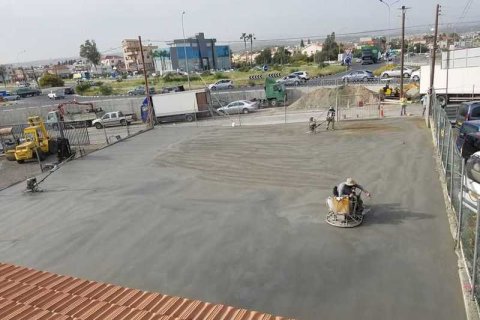 Commercial property à Kato Polemidia, Cyprus No. 35938 2