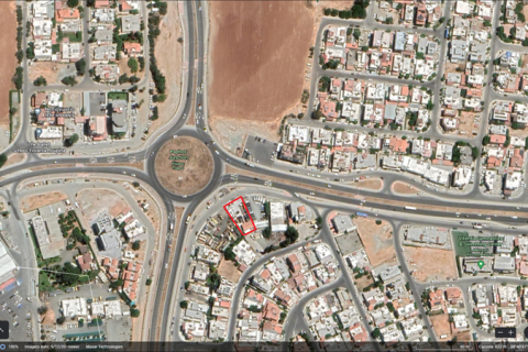 Commercial property à Kato Polemidia, Cyprus No. 35938 3