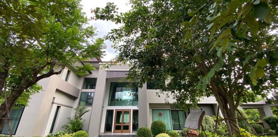 4 bedrooms House in Chiang Mai, Thailand No. 97467