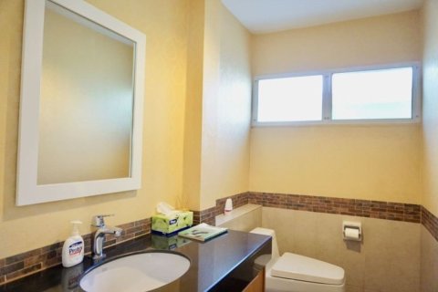 3 bedrooms House in Chiang Mai, Thailand No. 98175 2