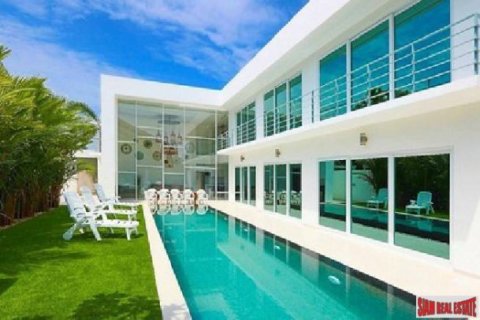 5 bedrooms Villa in Pattaya, Thailand No. 96572 1