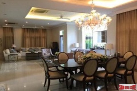 5 bedrooms Villa in Lat Phrao, Thailand No. 96974 13