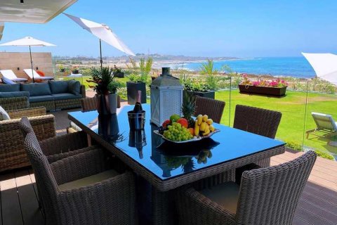 4 bedrooms House in Paphos, Cyprus No. 30789 11