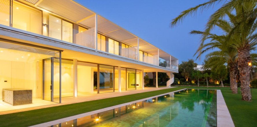 4 bedrooms Villa in Casares, Spain No. 111982