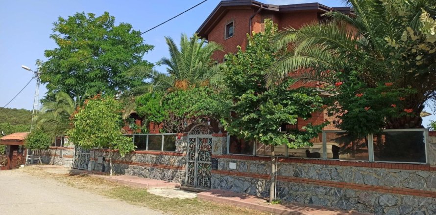 Вилла с 6 спальнями в Khanh Hoa, Вьетнам №15135