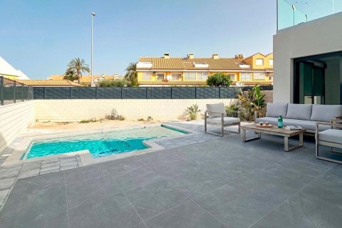 4 bedrooms Villa in Alicante, Spain No. 127768