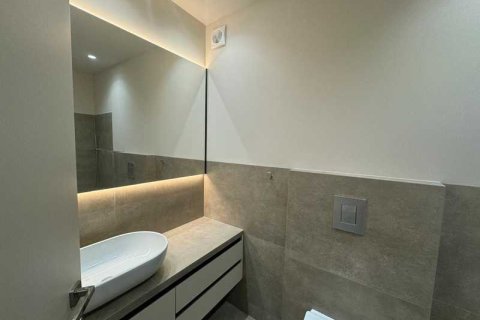 3 bedrooms Apartment in Limassol, Cyprus No. 79124 8