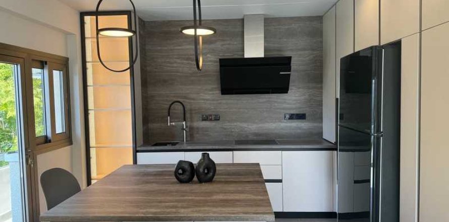 3 bedrooms Apartment in Limassol, Cyprus No. 79124