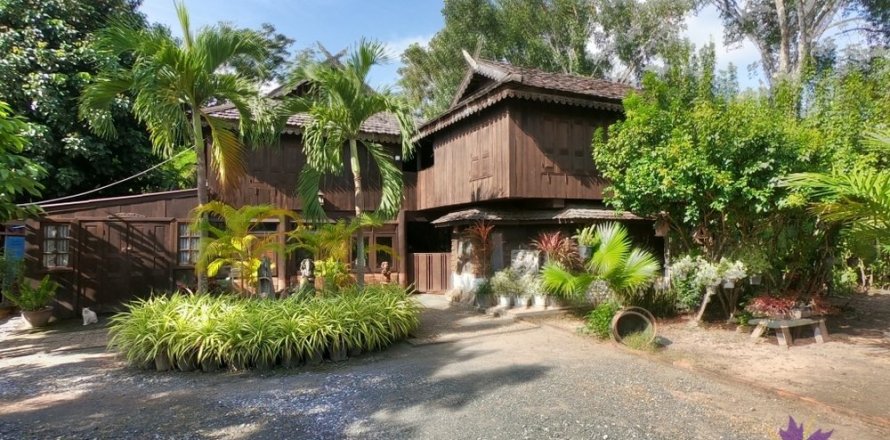 5 bedrooms House in Chiang Mai, Thailand No. 97690