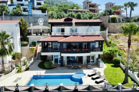 6 rooms Villa in Alanya, Turkey No. 22069