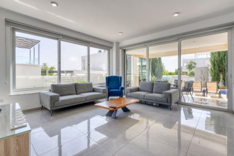 3 bedrooms Villa in Famagusta, Cyprus No. 104509 4