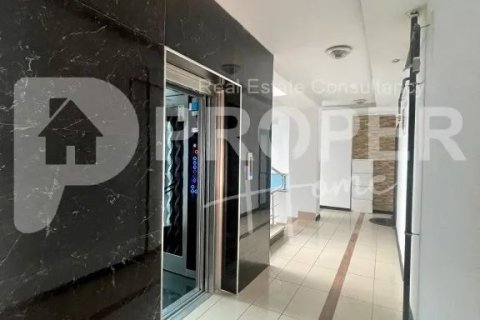 5 rooms Appartement à Binh Thuy, Vietnam No. 14485 23