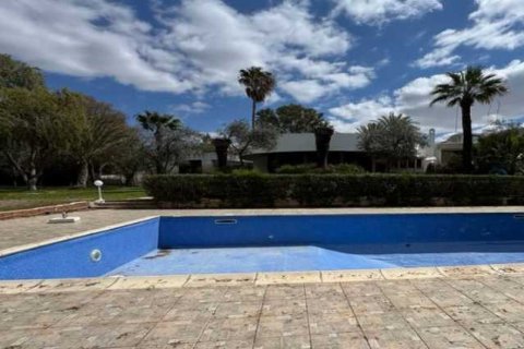 Вилла с 5 спальнями в Строволос, Кипр №101243 4