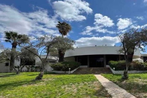 Вилла с 5 спальнями в Строволос, Кипр №101243 1