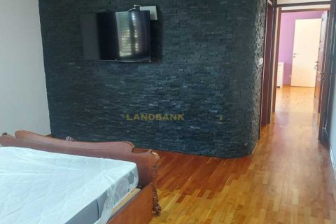 Дом с 6 спальнями в Лакатамия, Кипр №101380 12