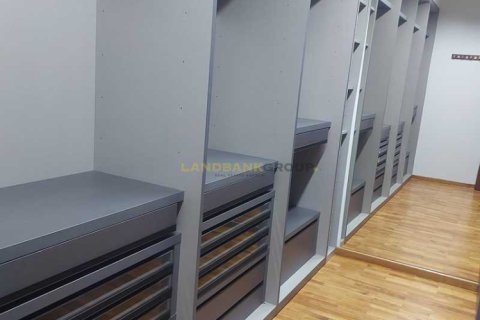 Дом с 6 спальнями в Лакатамия, Кипр №101380 13