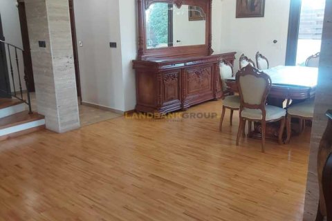 Дом с 6 спальнями в Лакатамия, Кипр №101380 11