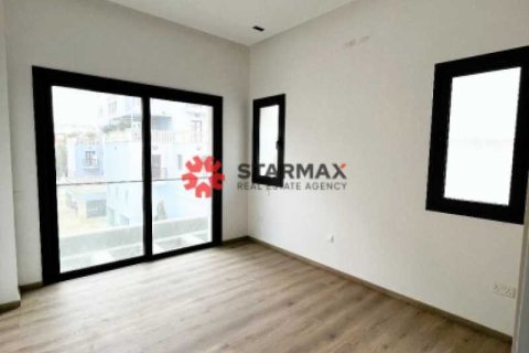 3 bedrooms Apartment in Germasogeia, Cyprus No. 82813 7