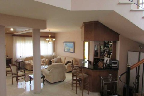 4 bedrooms House in Germasogeia, Cyprus No. 101218 3