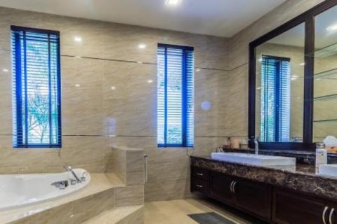 6 bedrooms Villa in Hua Hin, Thailand No. 95859 14