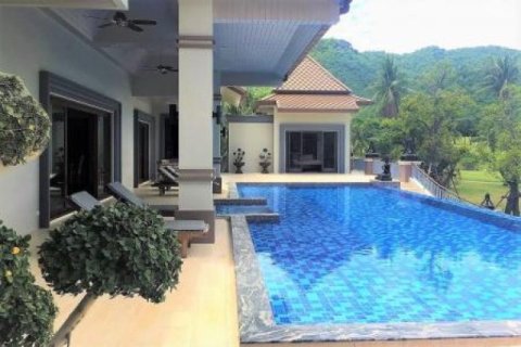 6 bedrooms Villa in Hua Hin, Thailand No. 95859 28