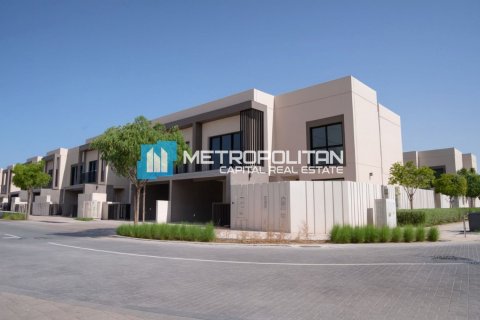 3 dormitorios Townhouse en  Yas Island, UAE No. 121159