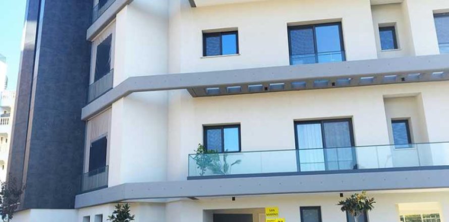 Пентхаус с 4 спальнями в Лимассол, Кипр №77409