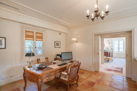 5 bedrooms Villa in Chateauneuf-Grasse, France No. 69062 21