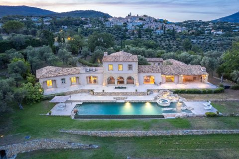 5 bedrooms Villa in Chateauneuf-Grasse, France No. 69062 26