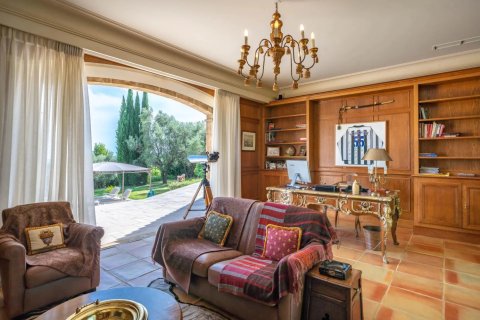 5 bedrooms Villa in Chateauneuf-Grasse, France No. 69062 16