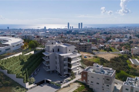 3 bedrooms Apartment in Limassol, Cyprus No. 80616 2