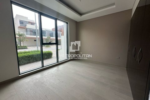 4 bedrooms Townhouse in Hoa Cuong Nam, Vietnam No. 94540 1